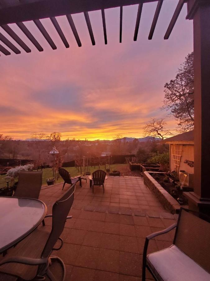 The God Spa Redding Bagian luar foto